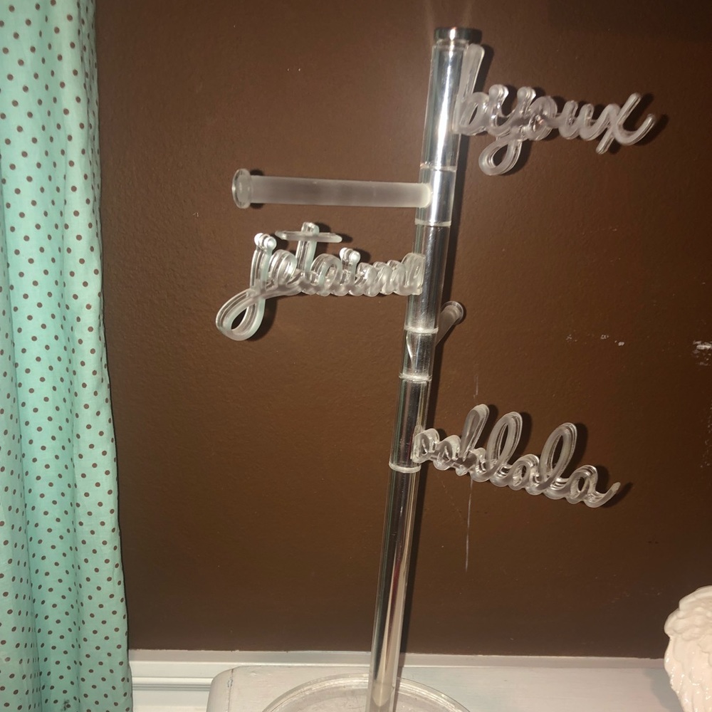 Jewelry hanger